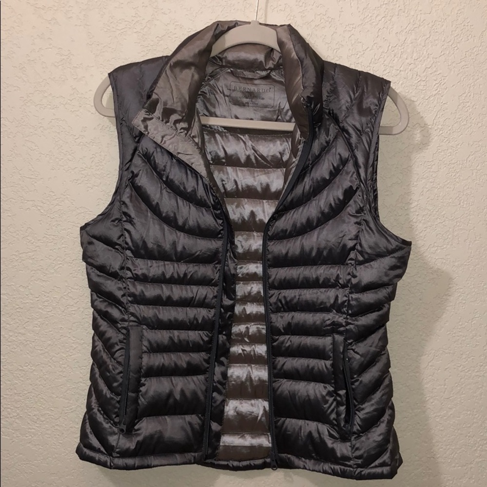 Bernardo Goose Down Slim Puff Vest